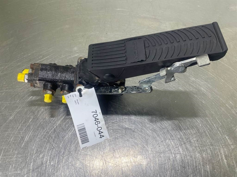 Mecalac 12MTX-5360657-Brake valve/Bremsventile/Remventiel - Гидравлика для Строительной техники: фото 4 Mecalac 12MTX-5360657-Brake valve/Bremsventile/Remventiel - Гидравлика для Строительной техники: фото 4