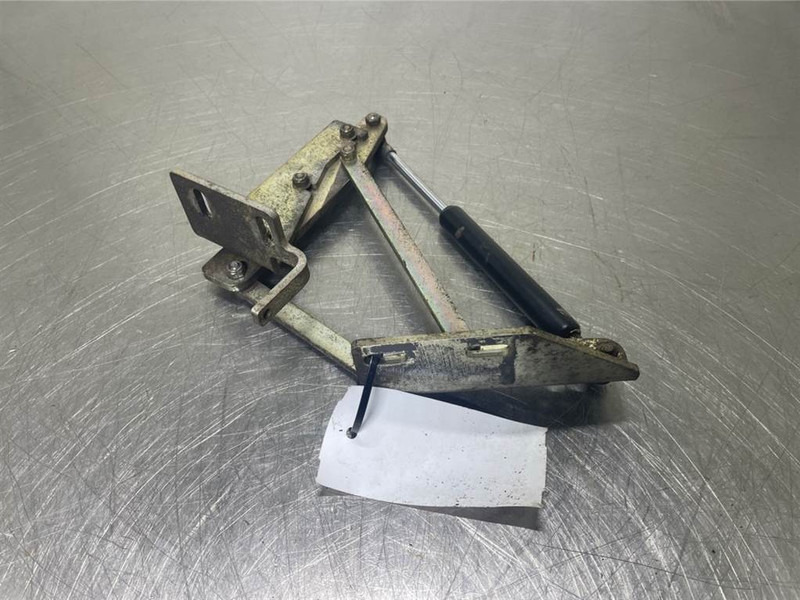 Schaeff SKL834-0451019031-Hinge left/Scharnier - Рама/ Шасси для Строительной техники: фото 3 Schaeff SKL834-0451019031-Hinge left/Scharnier - Рама/ Шасси для Строительной техники: фото 3