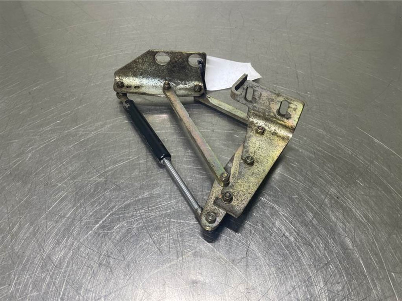 Schaeff SKL834-0451019031-Hinge left/Scharnier - Рама/ Шасси для Строительной техники: фото 2 Schaeff SKL834-0451019031-Hinge left/Scharnier - Рама/ Шасси для Строительной техники: фото 2