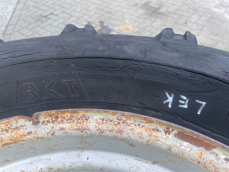 Schaeff SKS661-BKT 405/70-24 (16/70-24)-Tire/Reifen/Band - Шины и диски для Строительной техники: фото 3 Schaeff SKS661-BKT 405/70-24 (16/70-24)-Tire/Reifen/Band - Шины и диски для Строительной техники: фото 3
