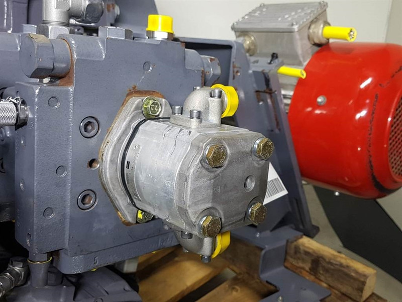 Vögele 1802925 / 2046225-Haldex WP09A1-1802925-Gearpump - Гидравлика: фото 2 Vögele 1802925 / 2046225-Haldex WP09A1-1802925-Gearpump - Гидравлика: фото 2