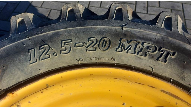 Volvo L30G-BKT 12.5-20-Tire/Reifen/Band - Шины и диски для Строительной техники: фото 4 Volvo L30G-BKT 12.5-20-Tire/Reifen/Band - Шины и диски для Строительной техники: фото 4