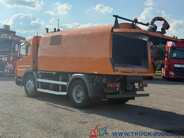Mercedes-Benz Atego 1518 Bucher Cityfant60 mit Separat Motor - Подметально-уборочная машина: фото 4 Mercedes-Benz Atego 1518 Bucher Cityfant60 mit Separat Motor - Подметально-уборочная машина: фото 4