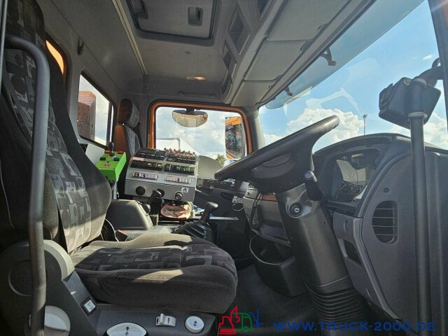 Mercedes-Benz Atego 1518 Bucher Cityfant60 mit Separat Motor - Подметально-уборочная машина: фото 3 Mercedes-Benz Atego 1518 Bucher Cityfant60 mit Separat Motor - Подметально-уборочная машина: фото 3