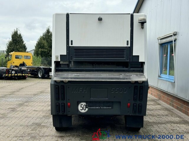 Schmidt MFH 5500 3 Besen + Hochdruckreiniger mit Lanze - Подметально-уборочная машина: фото 4 Schmidt MFH 5500 3 Besen + Hochdruckreiniger mit Lanze - Подметально-уборочная машина: фото 4