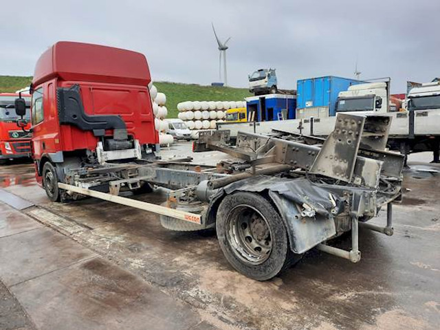 DAF CF75.360 MANUAL GEARBOX - Грузовик-контейнеровоз/ Сменный кузов: фото 4 DAF CF75.360 MANUAL GEARBOX - Грузовик-контейнеровоз/ Сменный кузов: фото 4