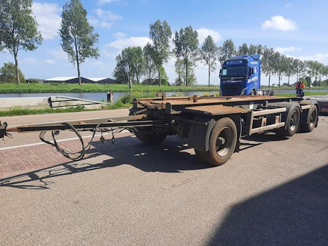 Floor FLA-3-101 - Полуприцеп-контейнеровоз/ Сменный кузов: фото 1 Floor FLA-3-101 - Полуприцеп-контейнеровоз/ Сменный кузов: фото 1
