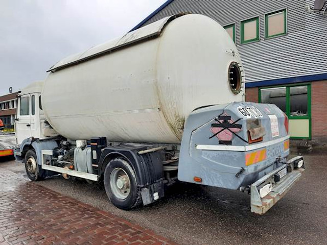 Renault MIDLINER M210 GAS / LPG - Грузовик-цистерна: фото 4 Renault MIDLINER M210 GAS / LPG - Грузовик-цистерна: фото 4