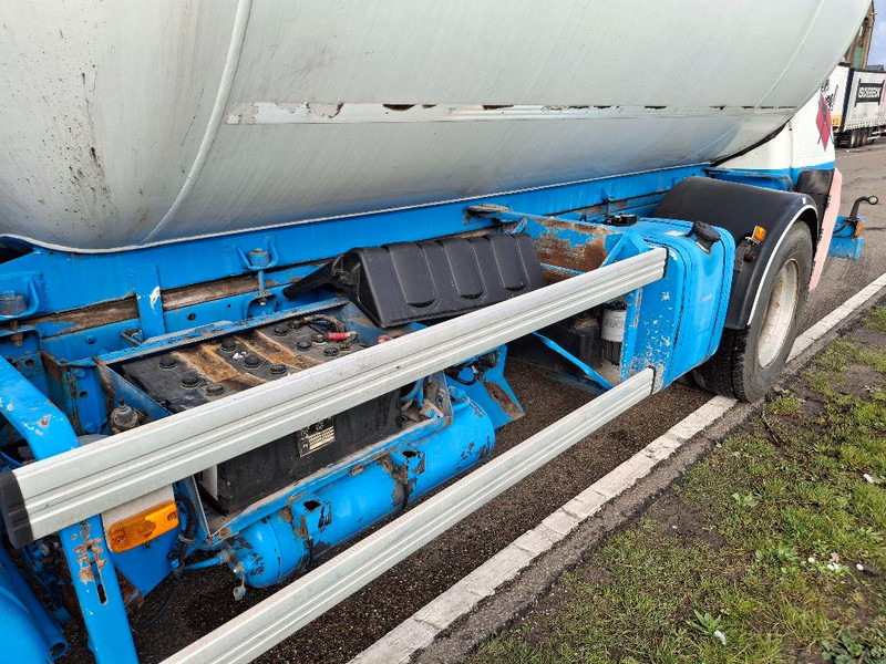 Renault MIDLUM 280DXI - Грузовик-цистерна: фото 3 Renault MIDLUM 280DXI - Грузовик-цистерна: фото 3