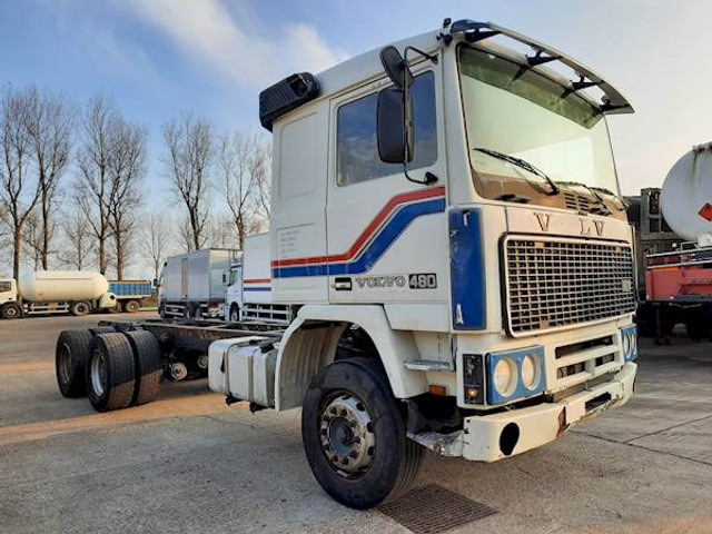 Volvo F 12 6*4 STEEL SUSPENSION - Грузовик-шасси: фото 4 Volvo F 12 6*4 STEEL SUSPENSION - Грузовик-шасси: фото 4