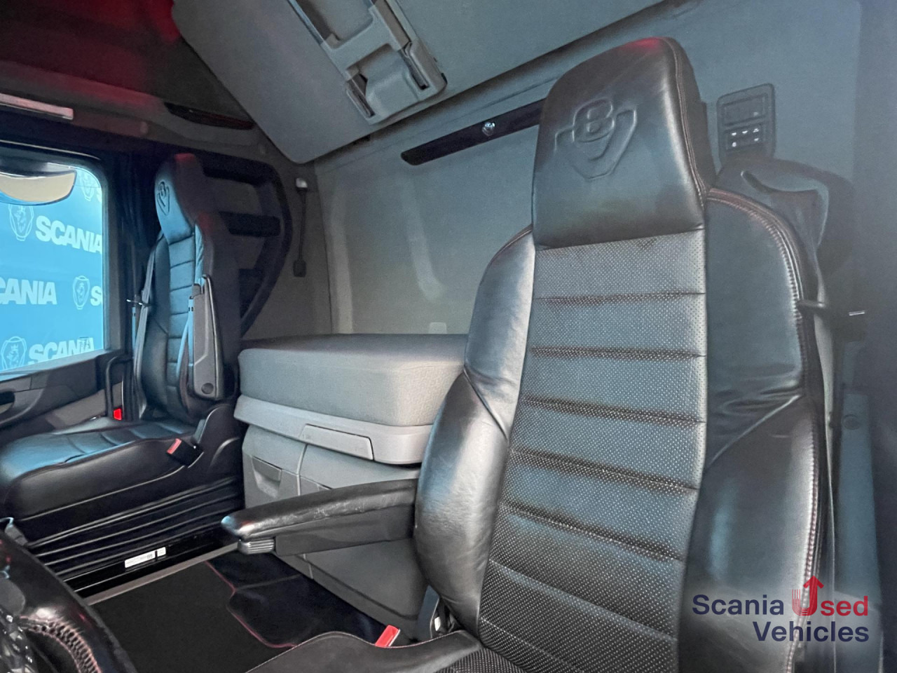 SCANIA R 650 B6x4NB RETARDER V8 WOOD KESLA 2112T CRANE - Лесовоз, Автоманипулятор: фото 4 SCANIA R 650 B6x4NB RETARDER V8 WOOD KESLA 2112T CRANE - Лесовоз, Автоманипулятор: фото 4