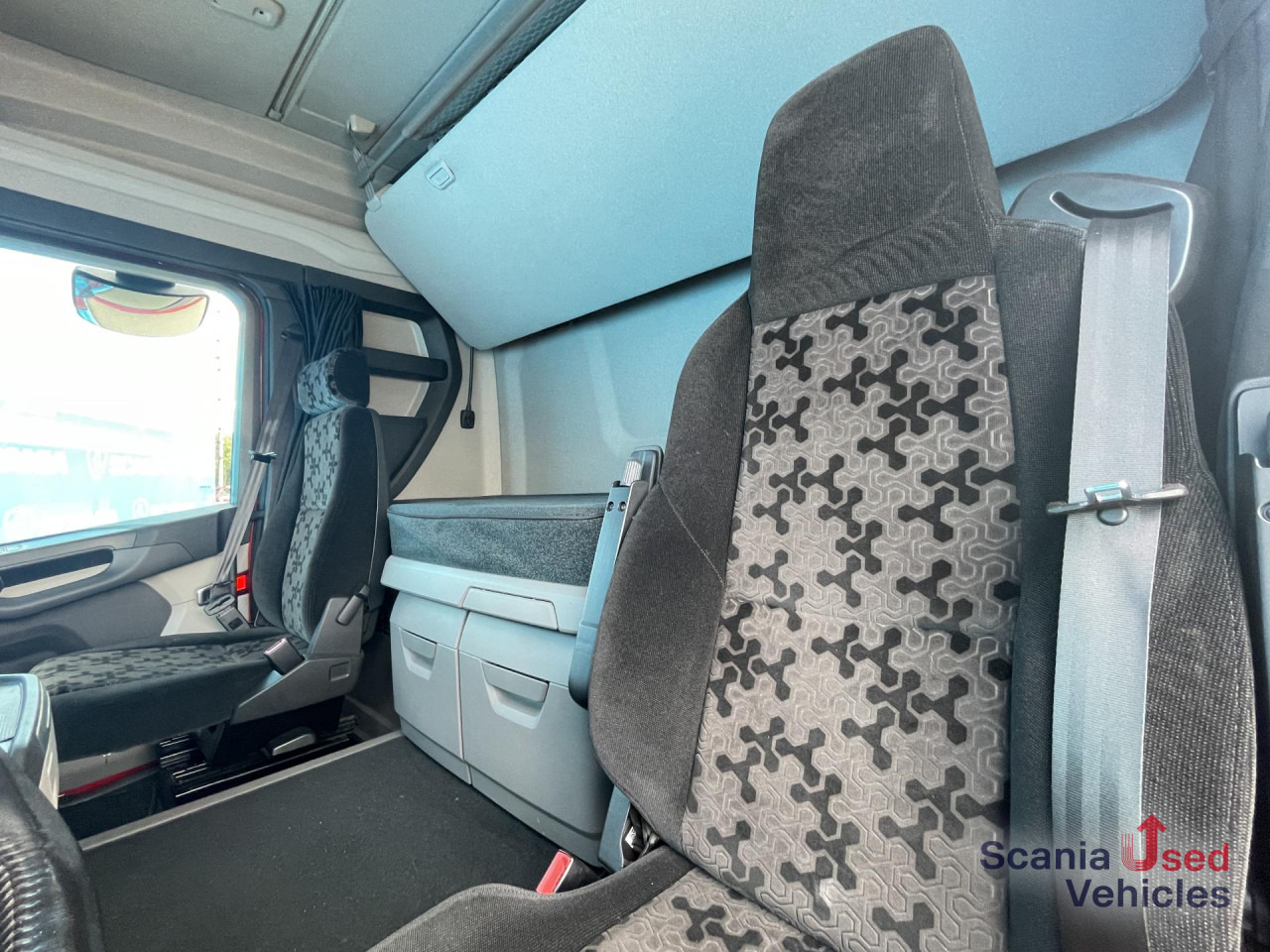 SCANIA R 410 A4x2NA RETARDER LED NAVI - Тягач: фото 5 SCANIA R 410 A4x2NA RETARDER LED NAVI - Тягач: фото 5