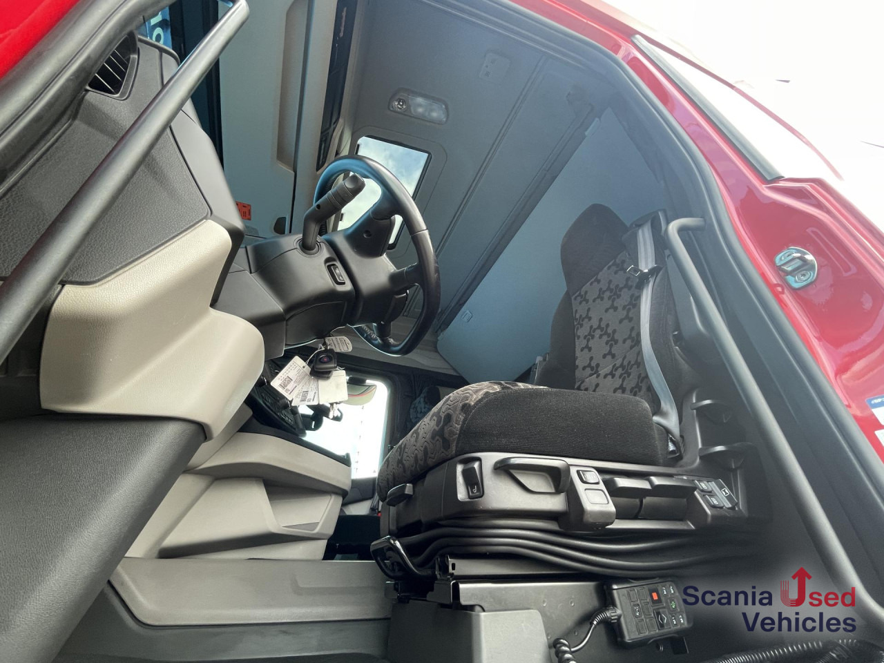 SCANIA R 410 A4x2NA RETARDER LED NAVI - Тягач: фото 4 SCANIA R 410 A4x2NA RETARDER LED NAVI - Тягач: фото 4