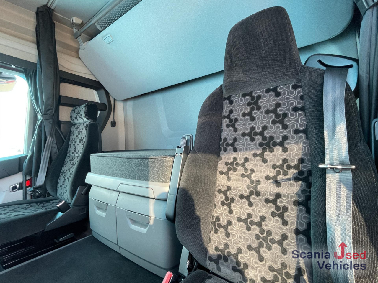 SCANIA R 410 A4x2NA RETARDER LED NAVI - Тягач: фото 5 SCANIA R 410 A4x2NA RETARDER LED NAVI - Тягач: фото 5