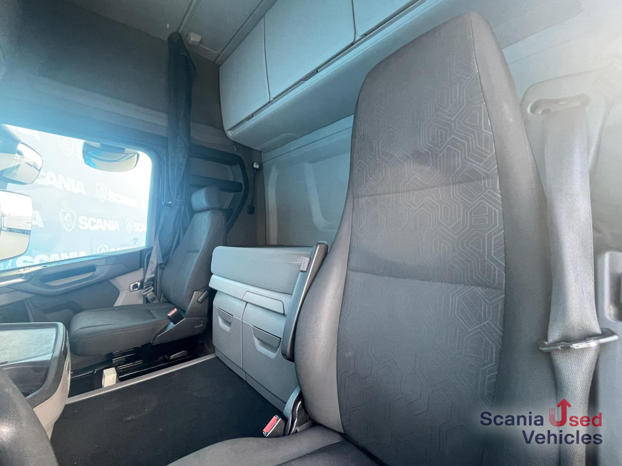 SCANIA R 450 A4x2NA DIFF-L RETARDER ADR-FL PARK AIRCO - Тягач: фото 5 SCANIA R 450 A4x2NA DIFF-L RETARDER ADR-FL PARK AIRCO - Тягач: фото 5