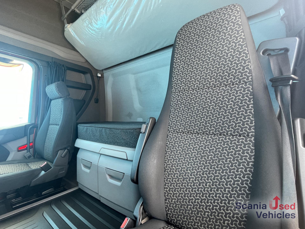 SCANIA R 450 A4x2NA RETARDER 8T DIFF-L HYDRO LOW MILEAGE - Тягач: фото 5 SCANIA R 450 A4x2NA RETARDER 8T DIFF-L HYDRO LOW MILEAGE - Тягач: фото 5