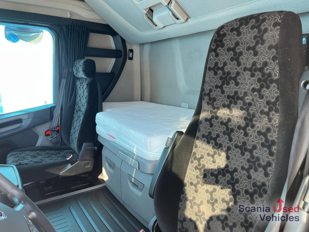 SCANIA R 450 A4x2NA RETARDER 8T DIFF-L SMART2 - Тягач: фото 2 SCANIA R 450 A4x2NA RETARDER 8T DIFF-L SMART2 - Тягач: фото 2