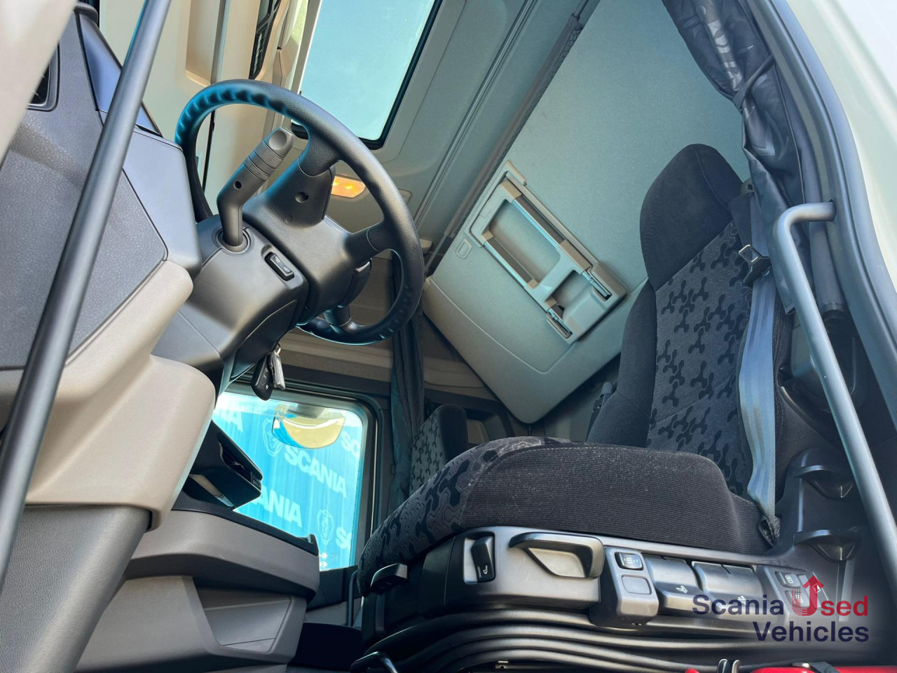 SCANIA S 460 A4x2NA SUPER RETARDER DIFF-L P-AIRCO VECTO 3 - Тягач: фото 3 SCANIA S 460 A4x2NA SUPER RETARDER DIFF-L P-AIRCO VECTO 3 - Тягач: фото 3