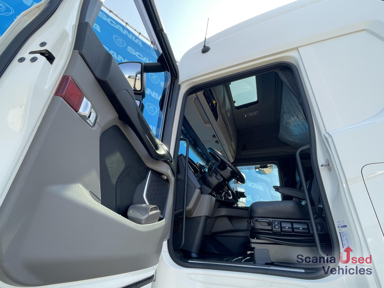 SCANIA S 500 A4x2NB RETARDER DIFF-L PARK AIRCO FULL AIR - Тягач: фото 5 SCANIA S 500 A4x2NB RETARDER DIFF-L PARK AIRCO FULL AIR - Тягач: фото 5