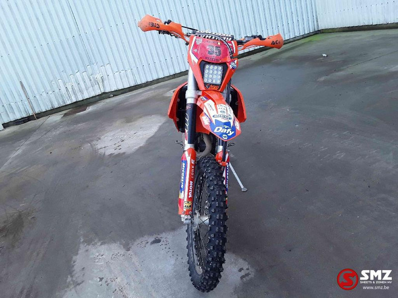KTM KTM 250 - Мотоцикл: фото 2 KTM KTM 250 - Мотоцикл: фото 2