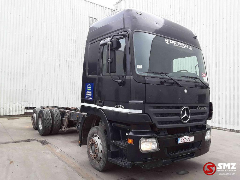 Mercedes-Benz Actros 2536 - Грузовик-шасси: фото 1 Mercedes-Benz Actros 2536 - Грузовик-шасси: фото 1