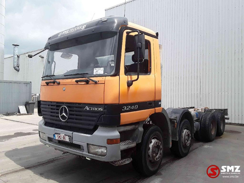 Mercedes-Benz Actros 3240 - Грузовик-шасси: фото 3 Mercedes-Benz Actros 3240 - Грузовик-шасси: фото 3