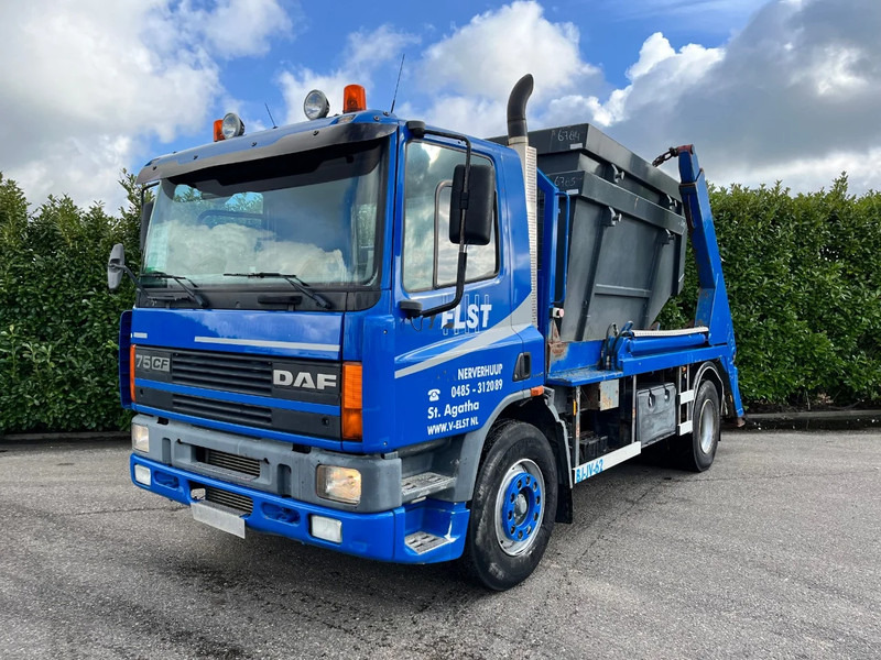 DAF CF 75.250 Euro3 / 2 bakken / Portaalarm / Manual - Крюковой мультилифт: фото 2 DAF CF 75.250 Euro3 / 2 bakken / Portaalarm / Manual - Крюковой мультилифт: фото 2