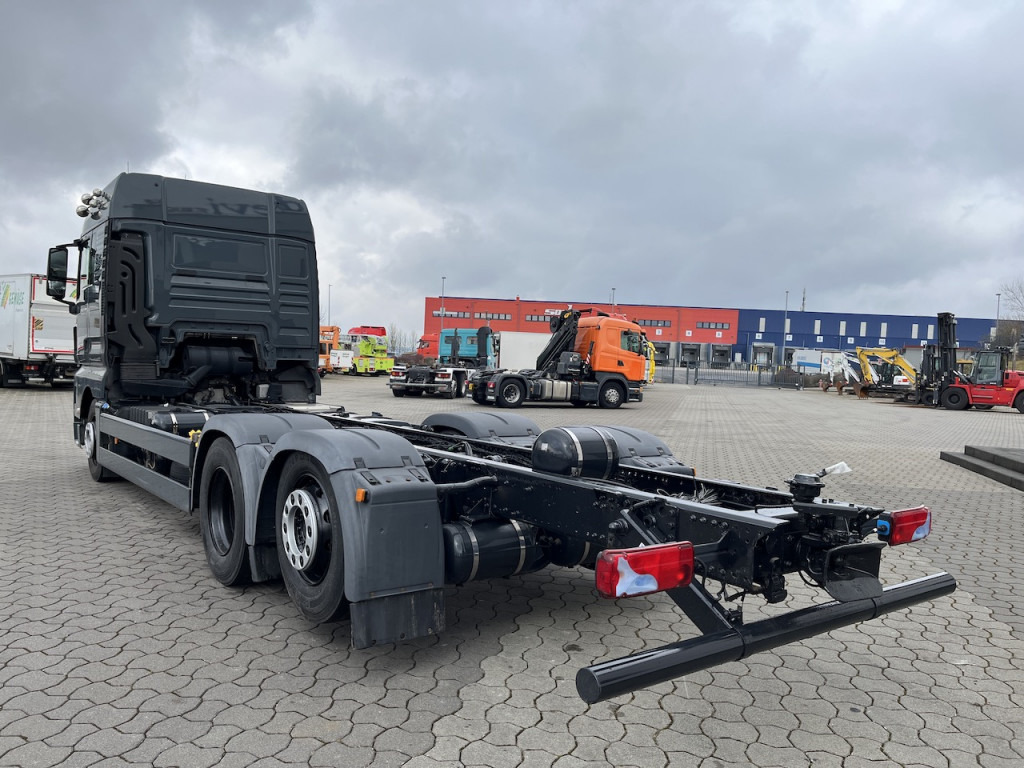 Грузовик MAN TGX 26.500 6x2  Fahrgestell   Lenk-Liftachse  AHK: фото 9