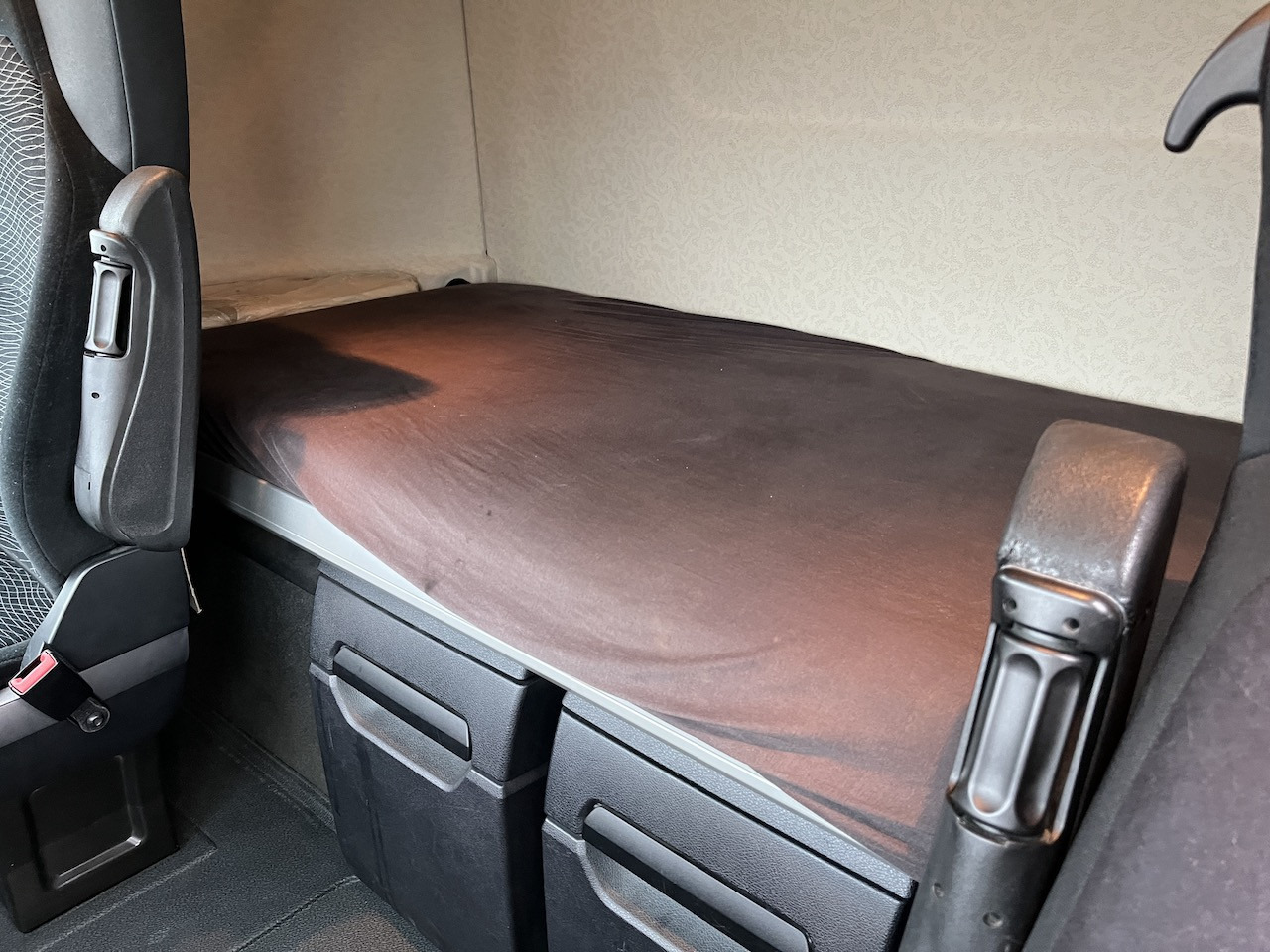 Mercedes-Benz 1842 4x2 LBW Kühlung - Грузовик с закрытым кузовом: фото 3 Mercedes-Benz 1842 4x2 LBW Kühlung - Грузовик с закрытым кузовом: фото 3