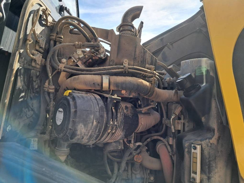 Колёсный погрузчик Komatsu WA100M-8: фото 13 Колёсный погрузчик Komatsu WA100M-8: фото 13