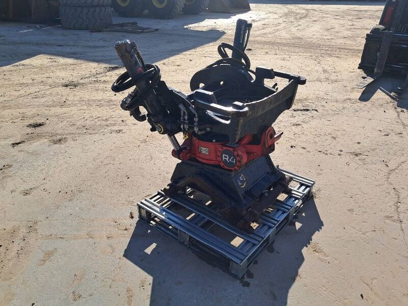ROTOTILT R4 - Навесное оборудование для Строительной техники: фото 1 ROTOTILT R4 - Навесное оборудование для Строительной техники: фото 1