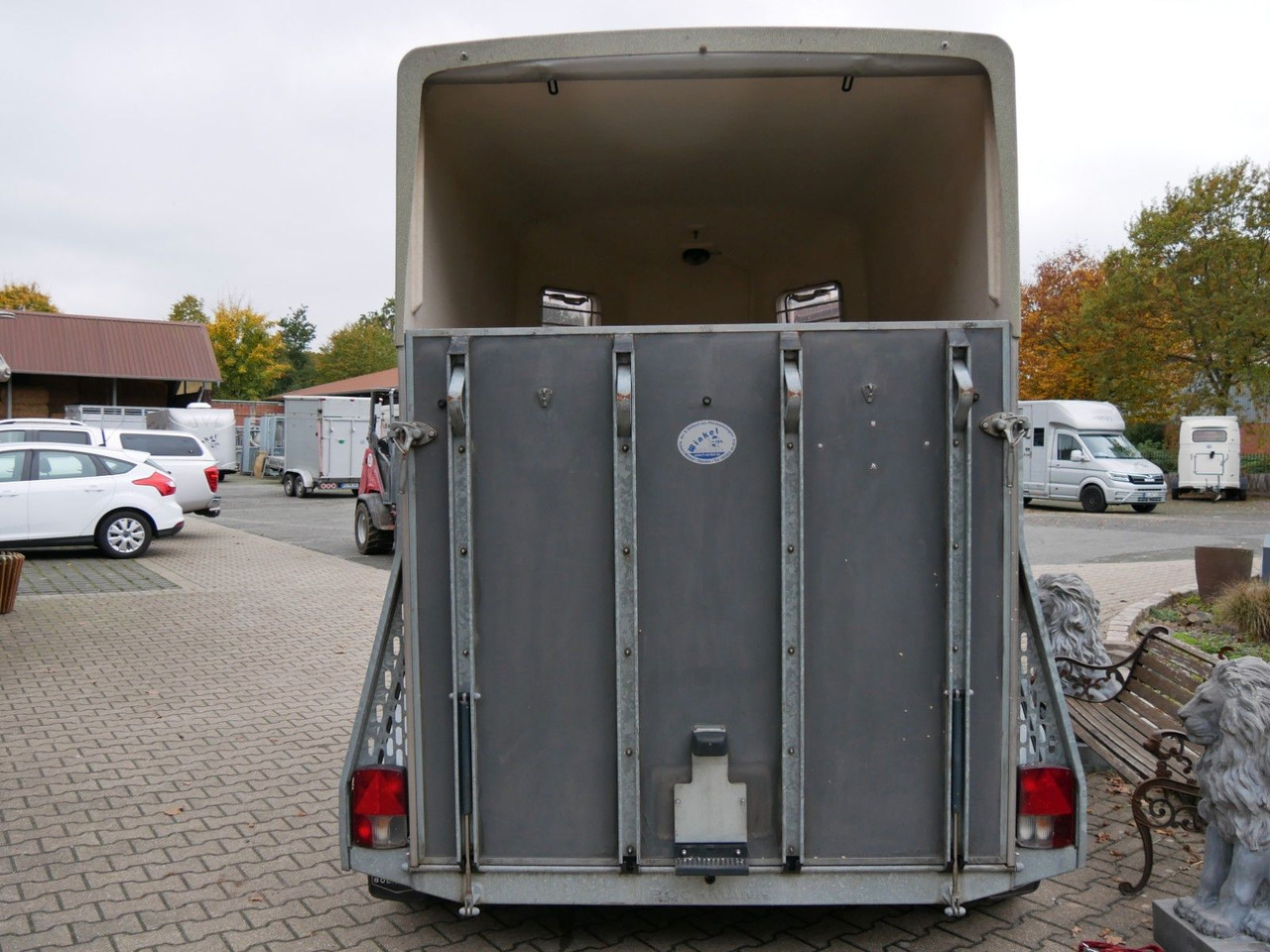 Böckmann Duo mit Sattelkammer - Прицеп для перевозки животных: фото 3 Böckmann Duo mit Sattelkammer - Прицеп для перевозки животных: фото 3