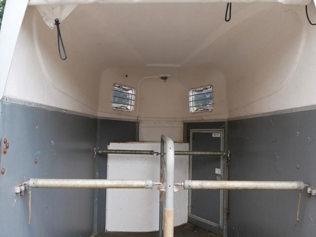 Westeria 2 Pferde Westeria 2 Pferde - Прицеп-коневоз: фото 4 Westeria 2 Pferde Westeria 2 Pferde - Прицеп-коневоз: фото 4