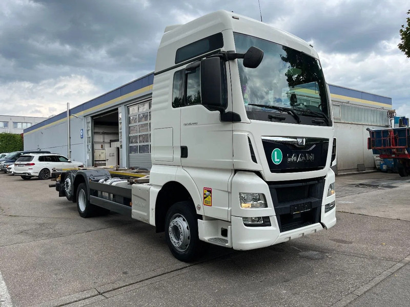 MAN 440 FLL BDF 6x2 Volum WANTEC Mulltiw.Lenkachse E6 - Грузовик-контейнеровоз/ Сменный кузов: фото 1 MAN 440 FLL BDF 6x2 Volum WANTEC Mulltiw.Lenkachse E6 - Грузовик-контейнеровоз/ Сменный кузов: фото 1