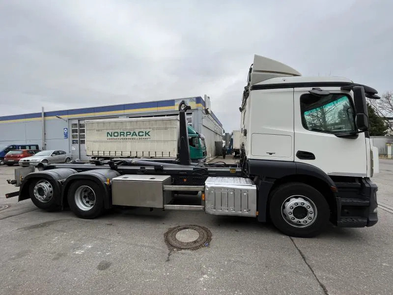 Mercedes-Benz Actros 2543 BL 6x2 Abroller - Крюковой мультилифт: фото 5 Mercedes-Benz Actros 2543 BL 6x2 Abroller - Крюковой мультилифт: фото 5
