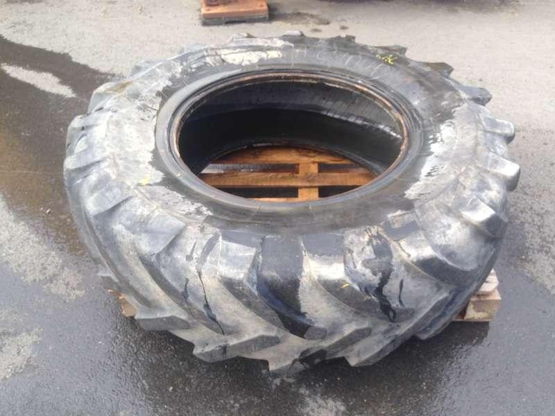 PNEUS 16,9 R 28 X - Шина для Строительной техники: фото 1 PNEUS 16,9 R 28 X - Шина для Строительной техники: фото 1