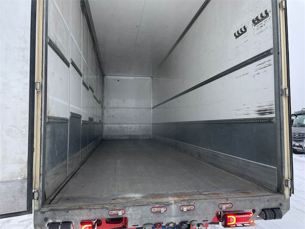 Mercedes-Benz Actros 5L 2553L Piako KSA rahtikori 9,5M - Грузовик с закрытым кузовом: фото 5 Mercedes-Benz Actros 5L 2553L Piako KSA rahtikori 9,5M - Грузовик с закрытым кузовом: фото 5