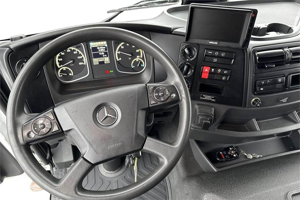 Фото интерьера 2:  Mercedes-Benz Atego 1224L 6,2m KSA-kori + PL лизинг Mercedes-Benz Atego 1224L 6,2m KSA-kori + PL