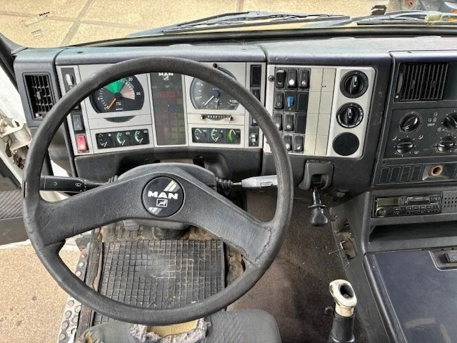 MAN 26.414 FNL-T (6-CILINDERHEADS) 6x4 CHASSIS (EURO 2 / ZF16 MANUAL GEARBOX / REDUCTION AXLES) лизинг MAN 26.414 FNL-T (6-CILINDERHEADS) 6x4 CHASSIS (EURO 2 / ZF16 MANUAL GEARBOX / REDUCTION AXLES): фото 6