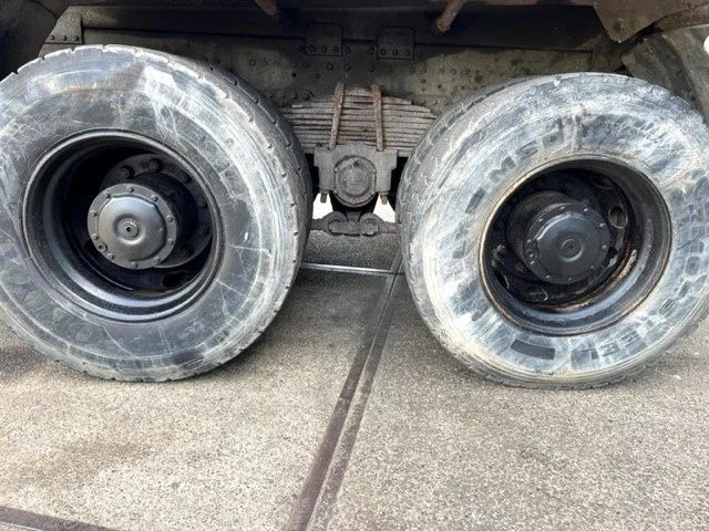 Самосвал MAN 41.464 F2000 8X4 FULL STEEL KIPPER (EURO 2 / ZF16 MANUAL GEARBOX / ZF-INTARDER / FULL STEEL SUSPENSION / REDUCTION AXLES): фото 11 Самосвал MAN 41.464 F2000 8X4 FULL STEEL KIPPER (EURO 2 / ZF16 MANUAL GEARBOX / ZF-INTARDER / FULL STEEL SUSPENSION / REDUCTION AXLES): фото 11