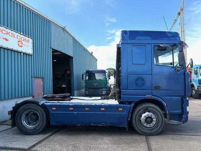 DAF 95.380 XF SPACECAB (EURO 2 / ZF16 MANUAL GEARBOX / HYDRAULIC KIT / P.T.O. / SIDE SKIRTS / AIRCONDITIONING) - Тягач: фото 4 DAF 95.380 XF SPACECAB (EURO 2 / ZF16 MANUAL GEARBOX / HYDRAULIC KIT / P.T.O. / SIDE SKIRTS / AIRCONDITIONING) - Тягач: фото 4