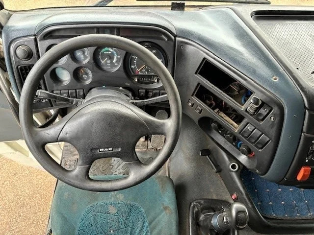 Тягач DAF 95.430 XF SPACECAB (EURO 2 / ZF16 MANUAL GEARBOX / ZF-INTARDER / AIRCONDITIONING): фото 6