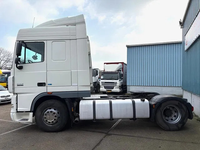 DAF XF 105.460 ATE SPACECAB 4x2 ONLY 835.500 KM (ZF-MANUAL GEARBOX / ZF-INTARDER / AIRCONDITIONING / EURO 5) - Тягач: фото 4 DAF XF 105.460 ATE SPACECAB 4x2 ONLY 835.500 KM (ZF-MANUAL GEARBOX / ZF-INTARDER / AIRCONDITIONING / EURO 5) - Тягач: фото 4