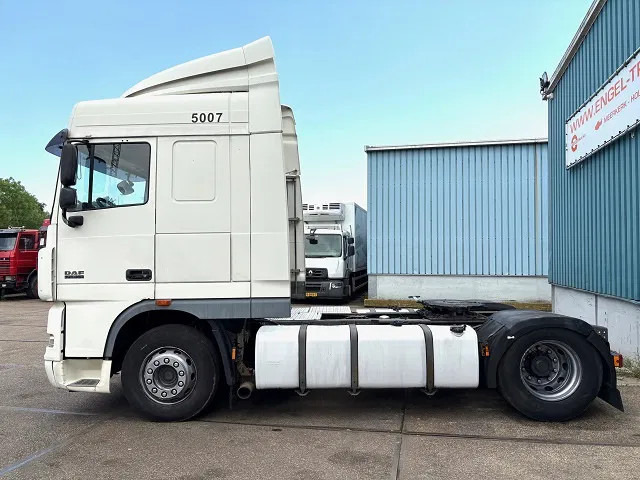 DAF XF 105.460 SPACECAB (4 IDENTICAL UNITS AVAILBLE) (ZF16 MANUAL GEARBOX / MX-BRAKE / 870+430 LITER TANK / FRIDGE / AIRCONDITIONING - Тягач: фото 5 DAF XF 105.460 SPACECAB (4 IDENTICAL UNITS AVAILBLE) (ZF16 MANUAL GEARBOX / MX-BRAKE / 870+430 LITER TANK / FRIDGE / AIRCONDITIONING - Тягач: фото 5