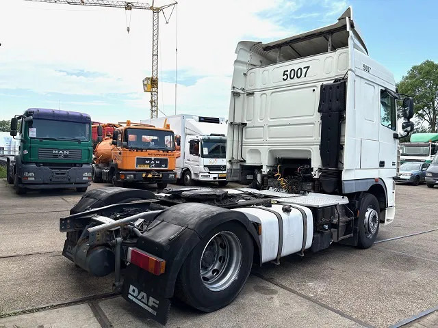 DAF XF 105.460 SPACECAB (4 IDENTICAL UNITS AVAILBLE) (ZF16 MANUAL GEARBOX / MX-BRAKE / 870+430 LITER TANK / FRIDGE / AIRCONDITIONING - Тягач: фото 3 DAF XF 105.460 SPACECAB (4 IDENTICAL UNITS AVAILBLE) (ZF16 MANUAL GEARBOX / MX-BRAKE / 870+430 LITER TANK / FRIDGE / AIRCONDITIONING - Тягач: фото 3