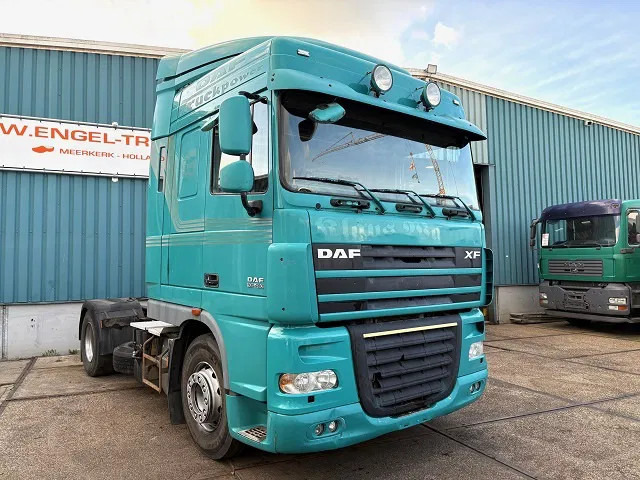 DAF XF 105.460 SPACECAB (EURO 5 / ZF16 MANUAL GEARBOX / P.T.O. / AIRCONDITIONING / FRIDGE UNDER BED / ETC.) - Тягач: фото 2 DAF XF 105.460 SPACECAB (EURO 5 / ZF16 MANUAL GEARBOX / P.T.O. / AIRCONDITIONING / FRIDGE UNDER BED / ETC.) - Тягач: фото 2