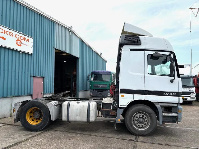 Mercedes-Benz Actros 1840 LS (MP1) (EPS WITH CLUTCH (3 PEDALS) / RETARDER / ROOF SPOILER / ETC.) - Тягач: фото 4 Mercedes-Benz Actros 1840 LS (MP1) (EPS WITH CLUTCH (3 PEDALS) / RETARDER / ROOF SPOILER / ETC.) - Тягач: фото 4