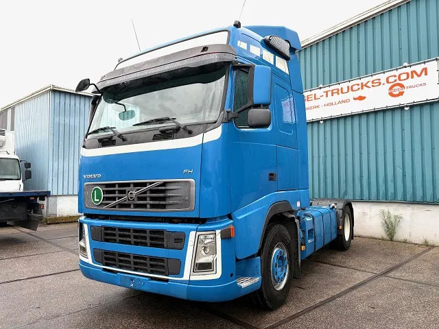 Volvo FH 400 GLOBETROTTER (VIN: 7B446149 / I-SHIFT / ADR-VLG / AIRCONDITIONING / COMPLETE SPOILERSET ON CABIN) - Тягач: фото 1 Volvo FH 400 GLOBETROTTER (VIN: 7B446149 / I-SHIFT / ADR-VLG / AIRCONDITIONING / COMPLETE SPOILERSET ON CABIN) - Тягач: фото 1
