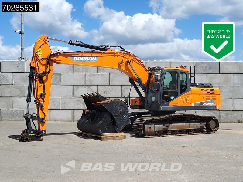 Doosan DX225 LC-5 3 BUCKETS - Гусеничный экскаватор: фото 1 Doosan DX225 LC-5 3 BUCKETS - Гусеничный экскаватор: фото 1