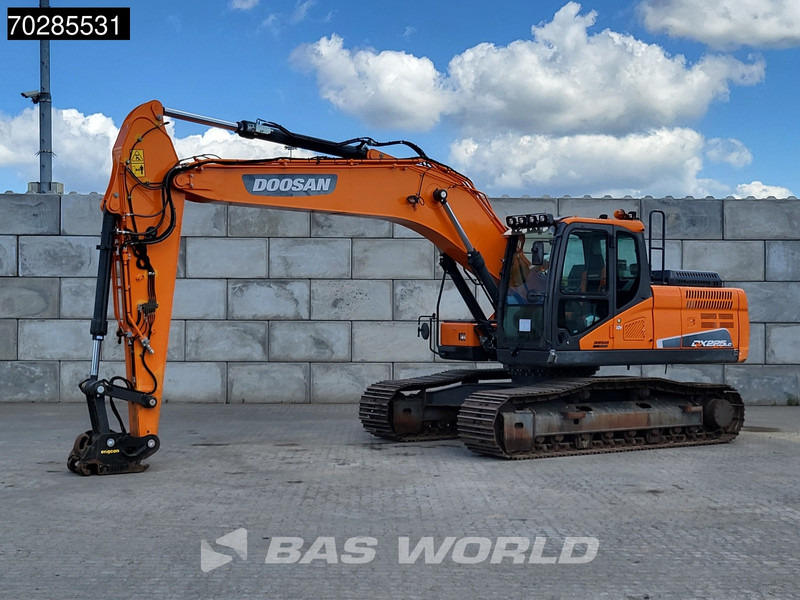 Doosan DX225 LC-5 3 BUCKETS - Гусеничный экскаватор: фото 2 Doosan DX225 LC-5 3 BUCKETS - Гусеничный экскаватор: фото 2